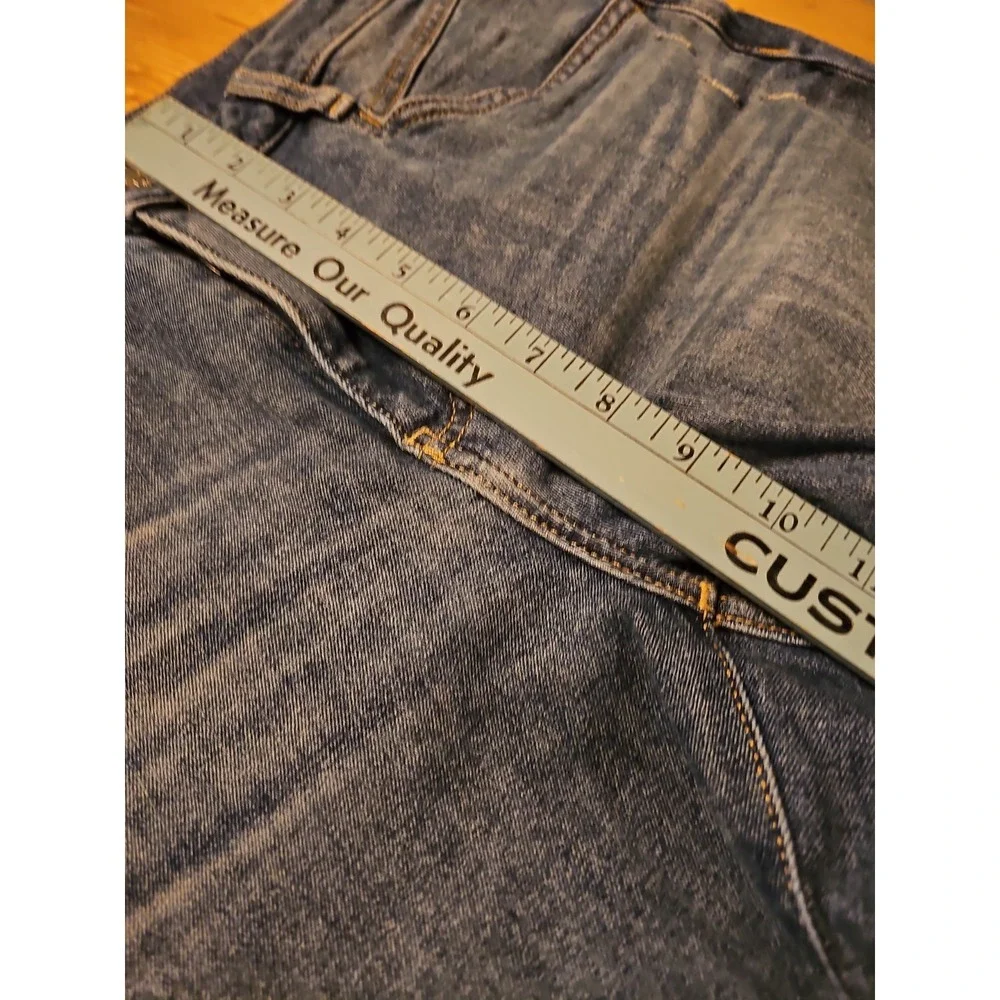 Simply Vera Wang Jeans CROP SIZE 8.  STRETCH